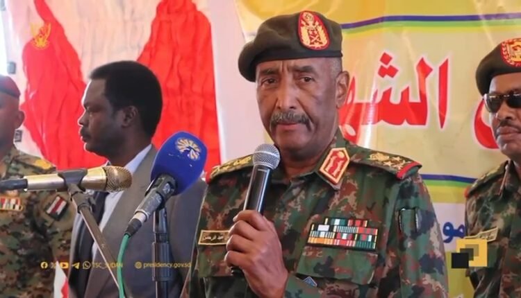 عاجل .. البرهان : أي حل او مبادرة لا تضمن تفكيك الدعم السريع وتجريدها من السلاح مرفوض ويدعو لاعادة صياغة الدولة السودانية من جديد