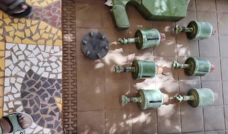 الاجهزة الأمنية تضبط منظومة دفاع مضاد للطيران ومدافع داخل عمارة بالخرطوم