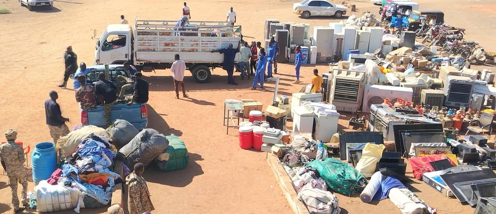 قوة مشتركة من الاستخبارات العسكرية والمخابرات والشرطة تنفذ مهمة أمنية بالغة الدقة قوة مشتركة من الاستخبارات العسكرية والمخابرات والشرطة تنفذ مهمة أمنية بالغة الدقة