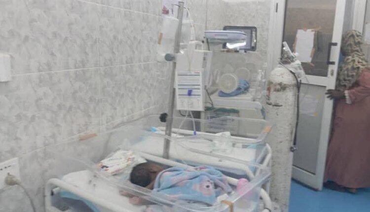 حالة ولادة نادرة… زوجة جندي في الجيش السوداني تنجب أربعة توائم