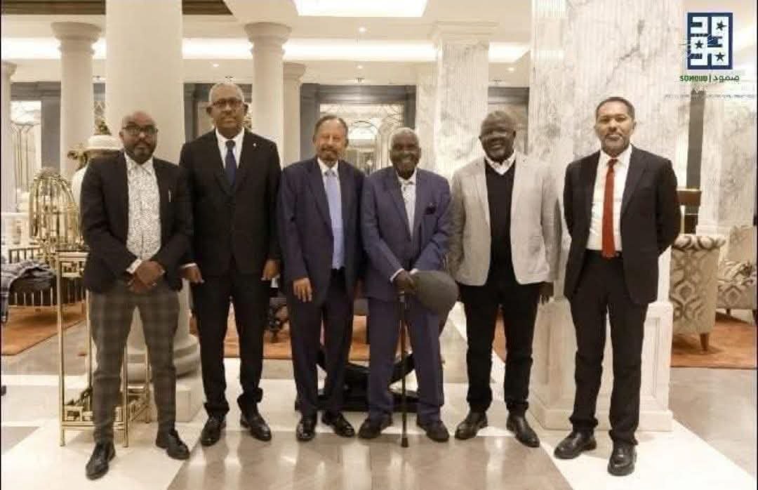 لقاء بين المؤتمر الشعبي بقيادة علي الحاج و"صمود" برئاسة حمدوك يفجر جدلا وانتقادات كبيرة