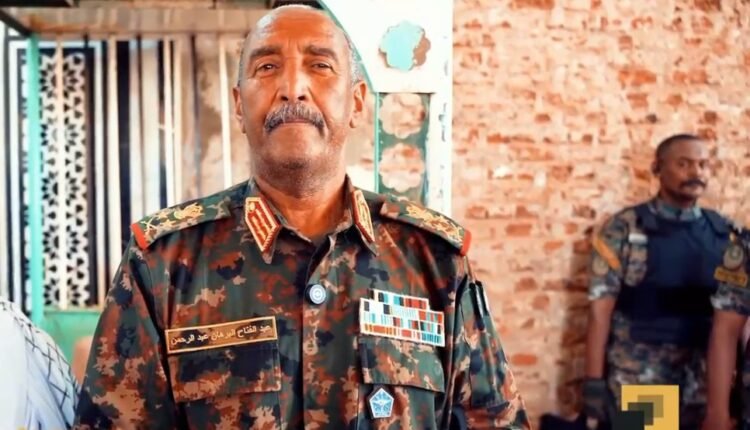 بالفيديو .. البرهان يبعث رسالة طمأنة للسودانيين .. اي زول عنده مغصة من الدعم السريع بناخد له حقه والنصر والقضاء على المتمردين قريب جدًا