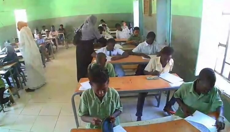 منشور يحدد شروط الجلوس لـ إمتحانات شهادتي الإبتدائي والمتوسطة واستثناءات لطلاب الولايات المتأثرة بالحرب