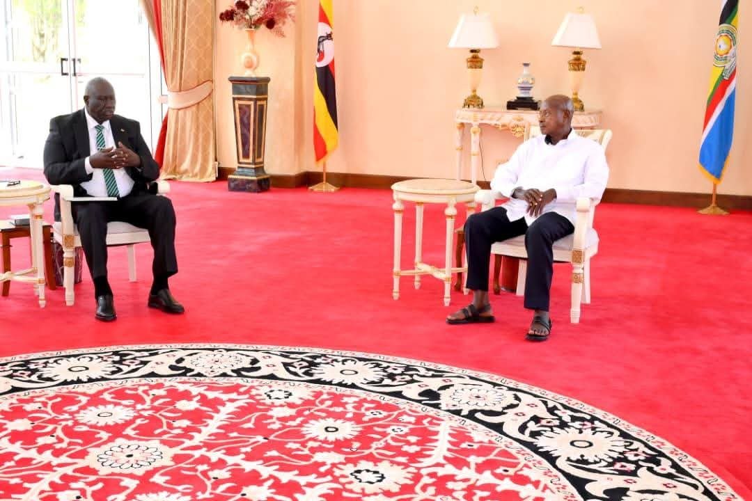 موسيفيني يأمر بإعادة سيارة سودانية مسروقة متواجدة في أراضي أوغندا موسيفيني يأمر بإعادة سيارة سودانية مسروقة متواجدة في أراضي أوغندا