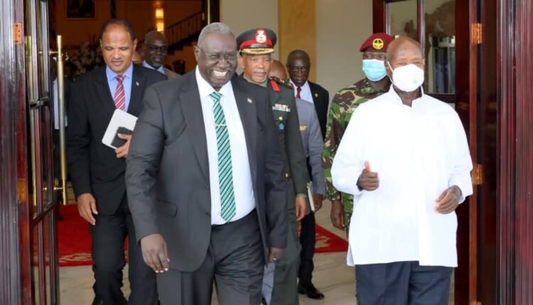 موسيفيني يأمر بإعادة سيارة سودانية مسروقة متواجدة في أراضي أوغندا