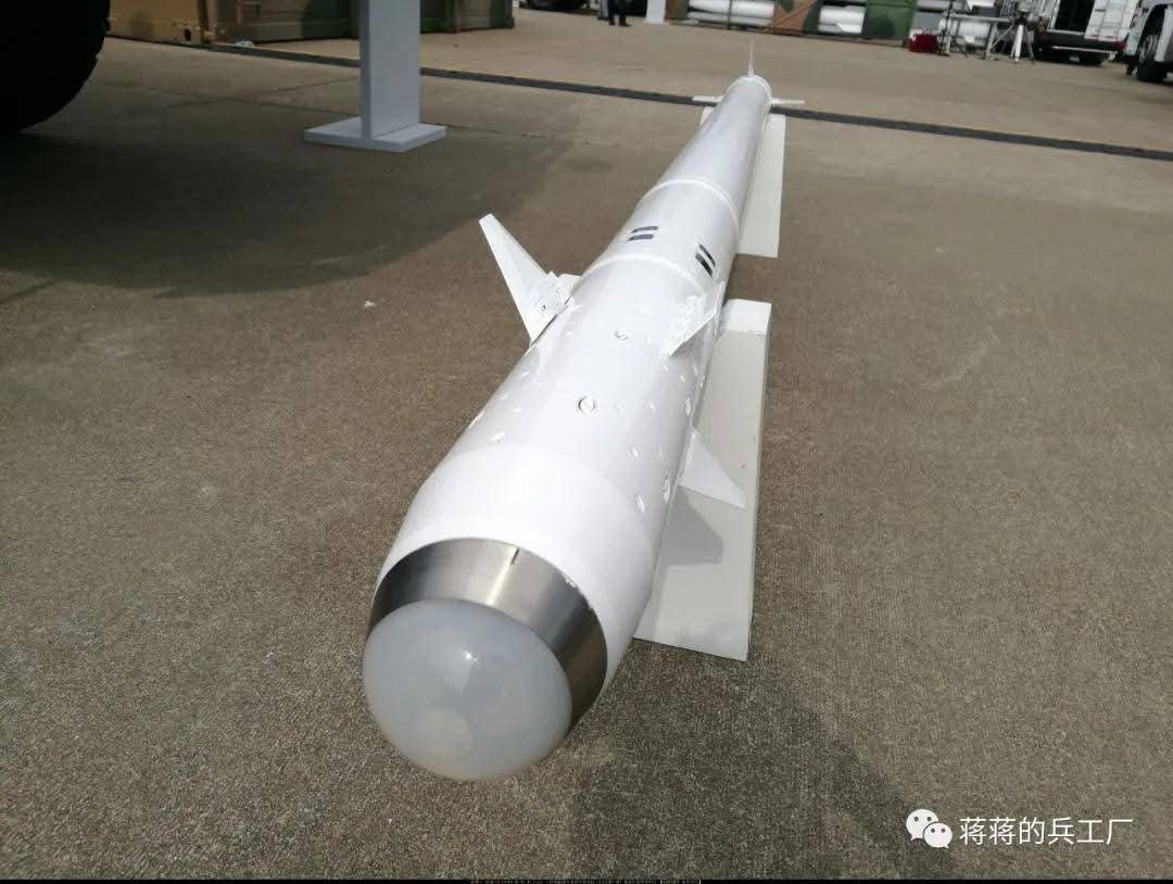 الجيش السوداني يدمر منظومة دفاع جوي صاروخية لقوات الدعم السريع..صيادًا صامتًا"بالصور"