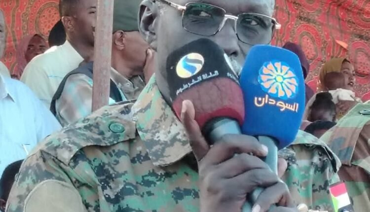 أحمد عثمان حمزة يوجه “بتجييش الخرطوم” وحمل المواطنين السلاح