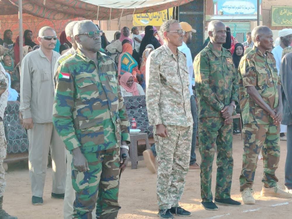 أحمد عثمان حمزة يوجه "بتجييش الخرطوم" وحمل المواطنين السلاح أحمد عثمان حمزة يوجه "بتجييش الخرطوم" وحمل المواطنين السلاح