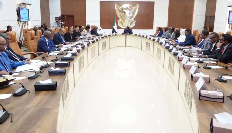 مجلس الوزراء يعلن مواقيت العمل خلال رمضان