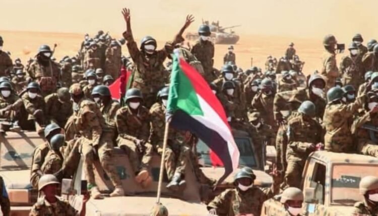 الجيش السوداني يسيطر على “الطينة” مع تشاد ويستولي على عتاد عسكري من الدعم السريع ويلحق بها خسائر فادحة ومناوي يتحدث عن سلوك إجرامي “فيديو”