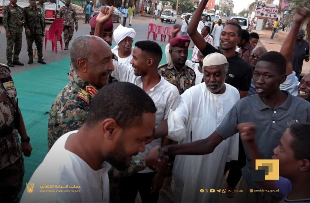 عاجل:البرهان يغلق الباب أمام الهدنة ووساطة الإمارات ويحدد شروط وقف اطلاق النار ويرسل رسائل للمعارضين السياسيين السودانيين في الخارج عاجل:البرهان يغلق الباب أمام الهدنة ووساطة الإمارات ويحدد شروط وقف اطلاق النار ويرسل رسائل للمعارضين السياسيين السودانيين في الخارج