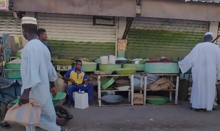 إغلاق السوق الكبير في ود مدني