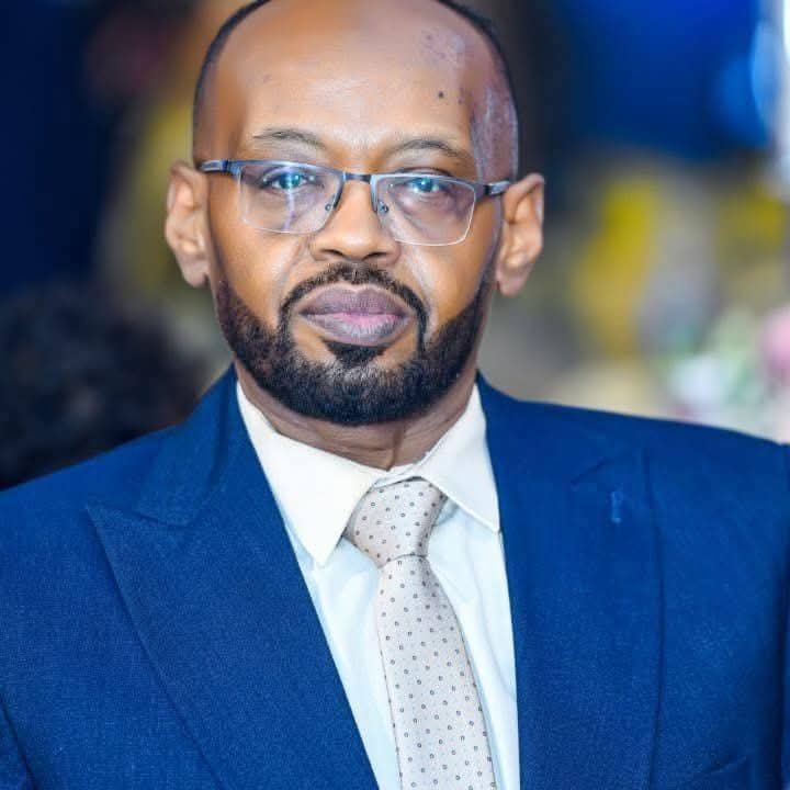 كامل إدريس يصدر قرارات باعفاء وزيرة مجلس الوزراء لمياء عبد الغفار واثنين من مستشارية ويحل هيئات حكومية وتعديلات وزارية مرتقبة