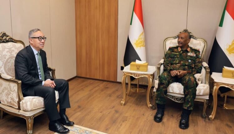 مبعوث من الأمم المتحدة يضع أمام البرهان فرصة لإنهاء أزمة السودان وقائد الجيش يعلن الإستعداد