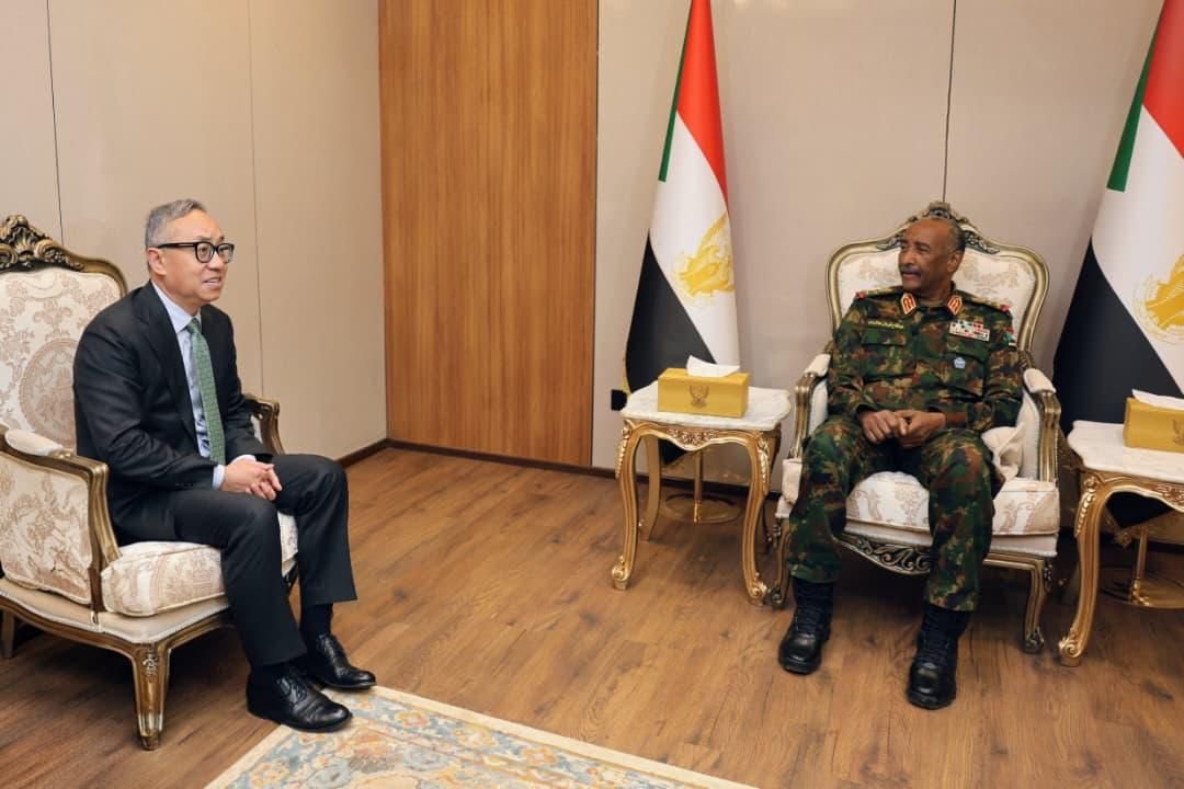 مبعوث من الأمم المتحدة يضع أمام البرهان فرصة لإنهاء أزمة السودان وقائد الجيش يعلن الإستعداد