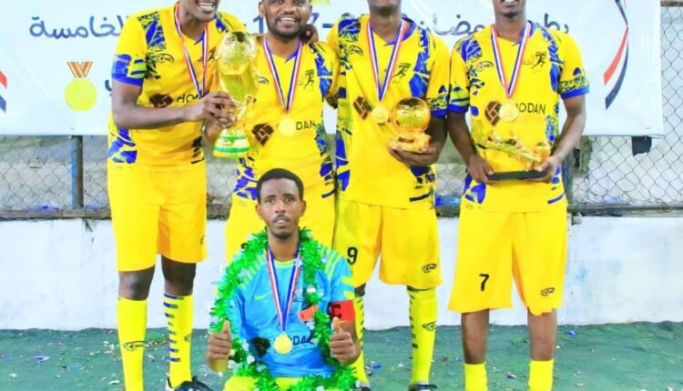 تتويج المريخ بطلًا على الهلال في بطولة”دافوري”بمقديشو..مباراة أعادت أجواء القمة السودانية