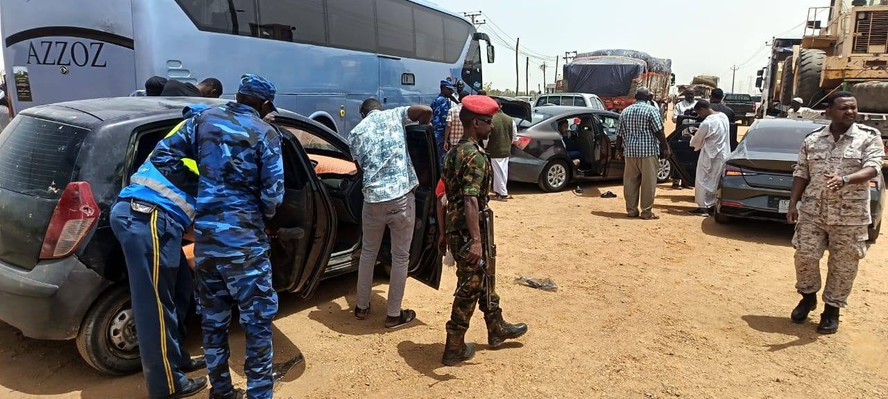 والي الخرطوم يعلن تركيب كاميرات رقابة حديثة في المعابر الحدودية ويصدر توجيهات بشأن أفراد يرتدون الزي العسكري