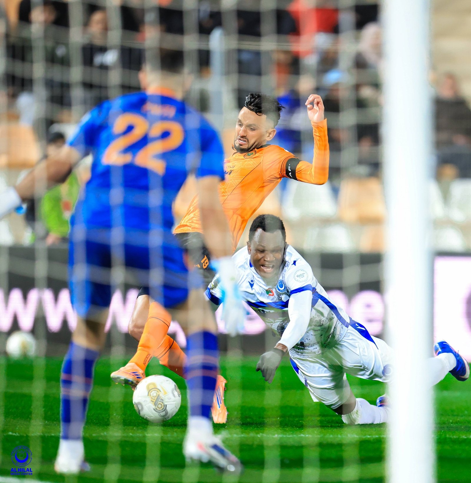 الهلال السوداني يفرض التعادل على نهضة بركان المغربي وأول تعليق من المدرب"ريجيكامب"فيديو الهلال السوداني يفرض التعادل على نهضة بركان المغربي وأول تعليق من المدرب"ريجيكامب"فيديو