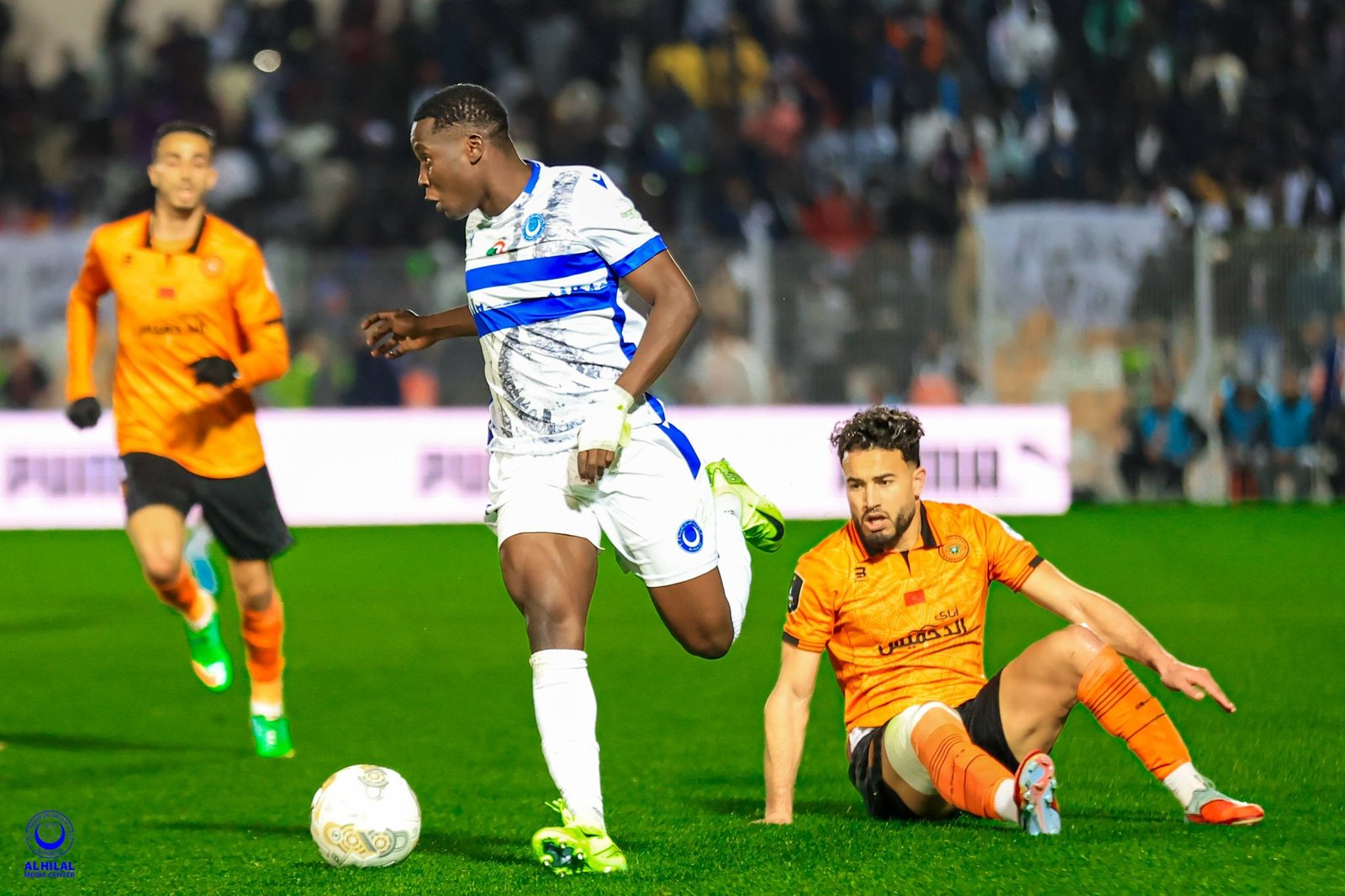 الهلال السوداني يفرض التعادل على نهضة بركان المغربي وأول تعليق من المدرب"ريجيكامب"فيديو