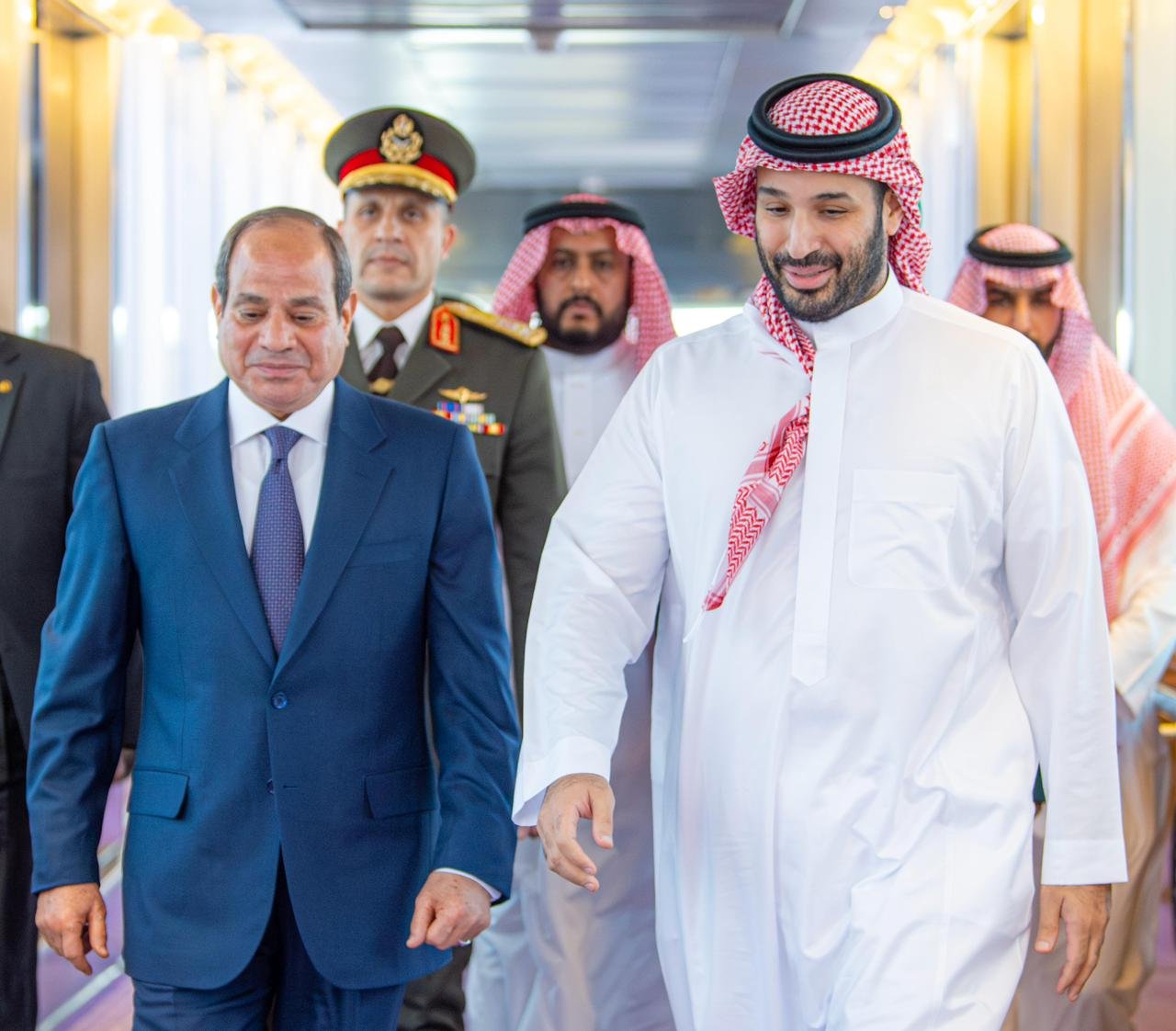 محمد بن سلمان والسيسي يجريان مباحثات عاجلة والتصعيد العسكري على الشرق الأوسط يتصدر القاء