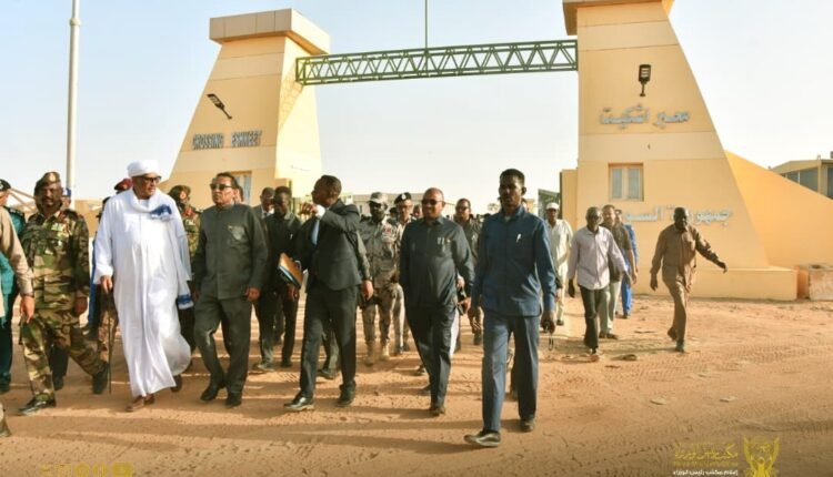 رئيس الوزراء السوداني يصدر توجيهات حاسمة من داخل معبر أشكيت ويشكر مصر..ضرائب وجمارك قسرية
