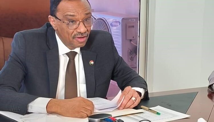 رقم صادم لـ مرتب الأستاذ الجامعي في السودان..بروفسير يشكو واقع قاسي