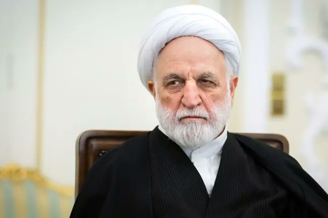 إيران تكشف تفاصيل قيادة الفترة الانتقالية بعد إعلان مقتل خامنئي رسميا والحداد وبزشكيان يقول: إعلان حرب صريحة وسننتقم لاغتيال المرشد