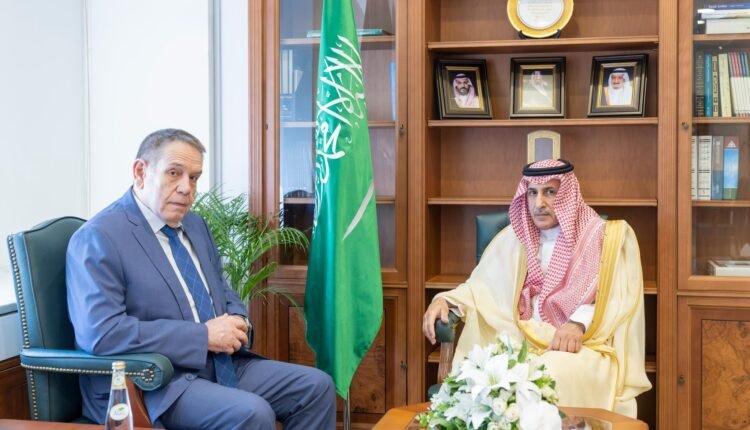 السعودية تستدعي سفير إيران في المملكة وتبلغه ردها على هجمات طهران