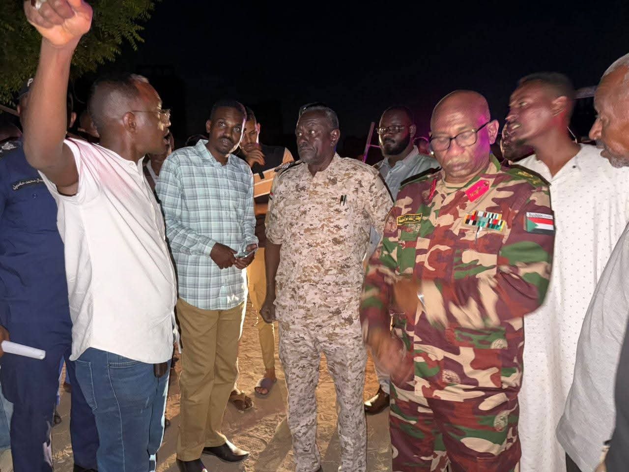 بين الشرطة وأمن الخرطوم انفجار دانة أم لغم أم صاروخ..مخلفات الحرب تروع المواطنين ووالي الخرطوم يكشف حقيقة التعامل مع مسيرات ويحذر