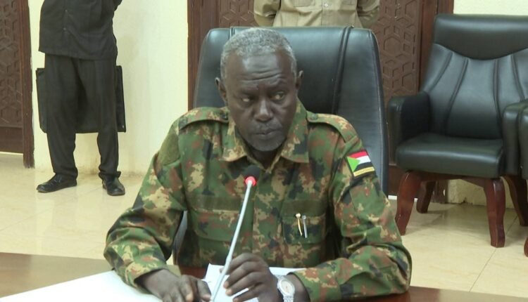 والي الخرطوم يتوعد ويهدد بعقوبات ومطالبة بهيكلة هيئة الطرق والجسور وكشف معوقات تأخر صيانة الشوارع