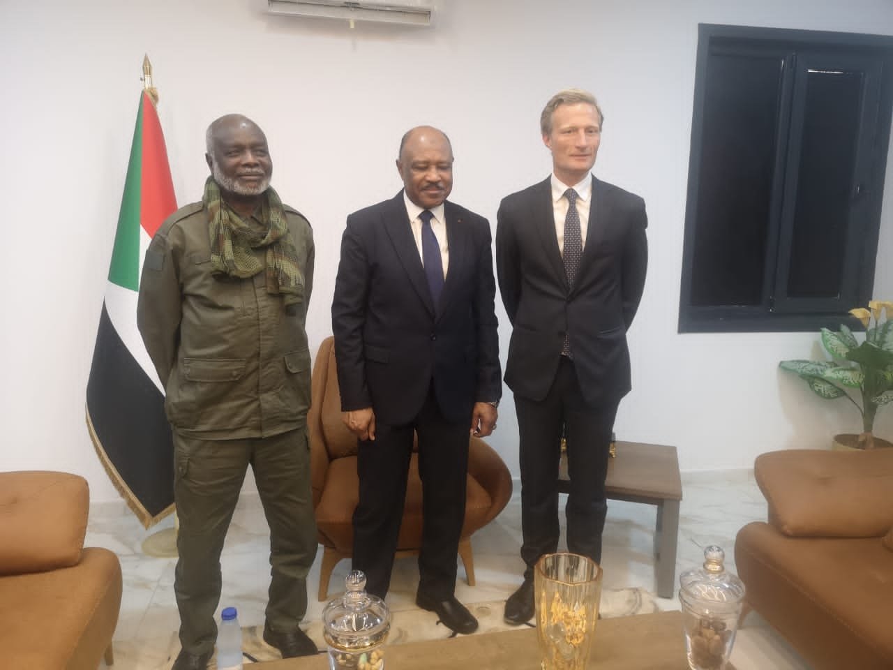 برنامج الغذاء العالمي يعلن عودته للعمل من الخرطوم ووزير الخارجية يتحدث عن قصور في تمويل المشروعات والمالية تعرض شراكة لتغطية الأغذية