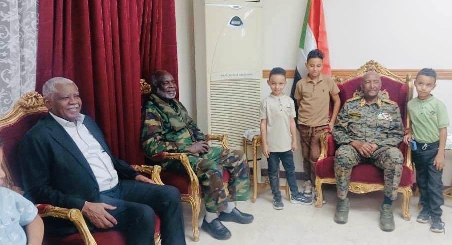 البرهان يرسل رسالة لـ المسيحيين في عيد القيامة ويوجه بشأن كنيسة دمرتها الدعم السريع بالخرطوم البرهان يرسل رسالة لـ المسيحيين في عيد القيامة ويوجه بشأن كنيسة دمرتها الدعم السريع بالخرطوم