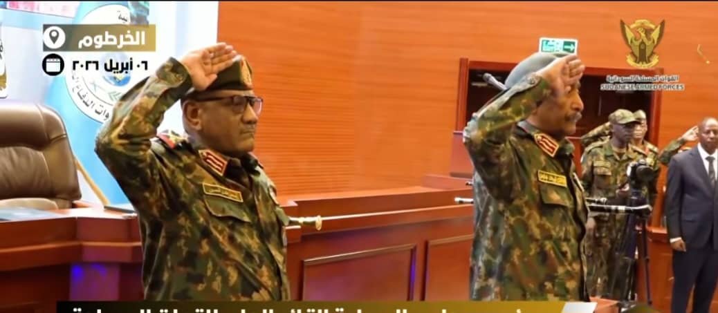 البرهان يكشف أسباب إختيار ياسر العطا لقيادة هيئة الأركان ويتحدث عن الجهوية في التعيين ويطلق تعهدات في تسليم وتسلم قيادة الجيش..كابوس التمرد إلى زوال البرهان يكشف أسباب إختيار ياسر العطا لقيادة هيئة الأركان ويتحدث عن الجهوية في التعيين ويطلق تعهدات في تسليم وتسلم قيادة الجيش..كابوس التمرد إلى زوال