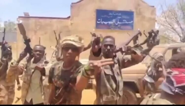 الجيش يدخل الدبيبات والقوة المشتركة تكشف عن تدمير والإستيلاء على 100 مركبة قتالية بينها مدرعات إماراتية..تفاصيل معركة حاسمة والسيطرة على مواقع في كردفان