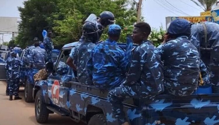 القبض على 113 متهمًا وشبكة تجارة أسلحة في الخرطوم وشاحنات تهرب مواد غذائية لمناطق الدعم السريع