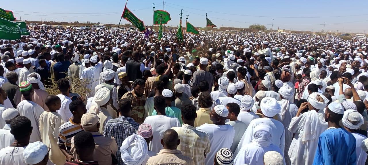 جموع غفيرة تُشيع الشيخ الطيب الجد وظهور قائد كتائب البراء بن مالك