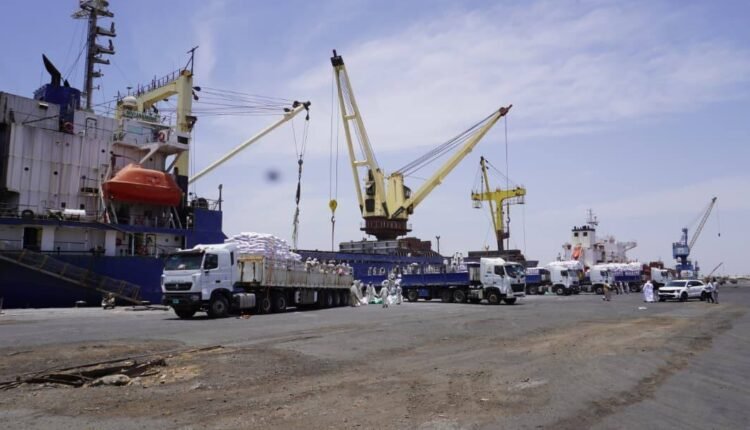 10 آلاف طن دقيق منحة تصل ميناء بورتسودان