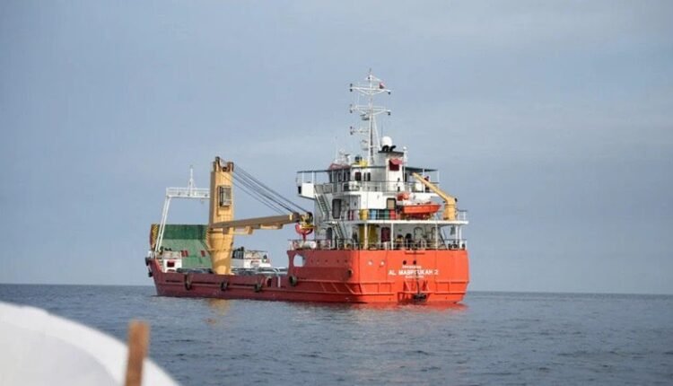 إيران تعلن فتح مضيق هرمز بالكامل أمام جميع السفن وترامب يعلق..شكرًا لكم