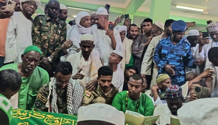 جموع غفيرة تُشيع الشيخ الطيب الجد وظهور قائد كتائب البراء بن مالك