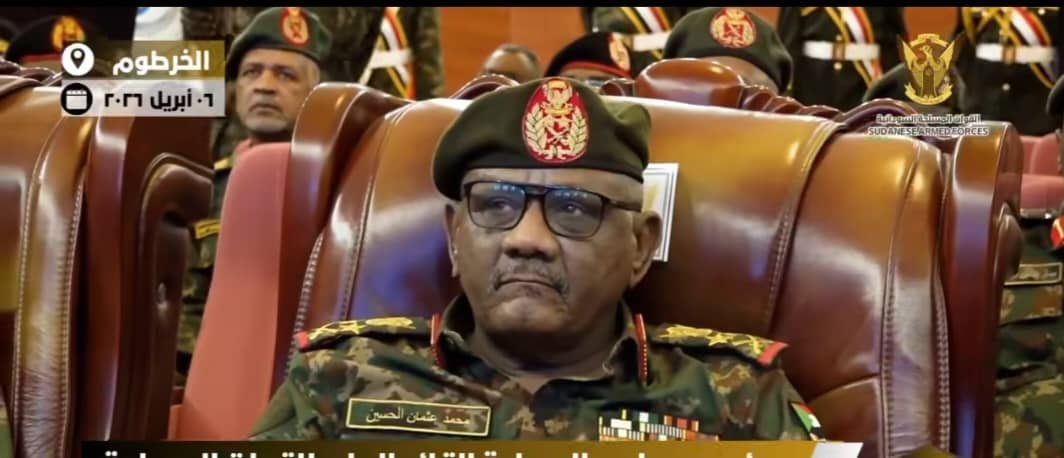 العطا يكشف خطة عمل الجيش القادمة بعد تسلم مهامه الجديدة ويتحدث عن رئيس هيئة الأركان السابق محمد عثمان الحسين العطا يكشف خطة عمل الجيش القادمة بعد تسلم مهامه الجديدة ويتحدث عن رئيس هيئة الأركان السابق محمد عثمان الحسين