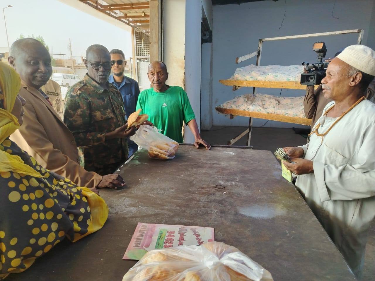 والي الخرطوم يصدر قرارات حاسمة في الخبز والوقود بعد زيادة جنونية في الأسعار