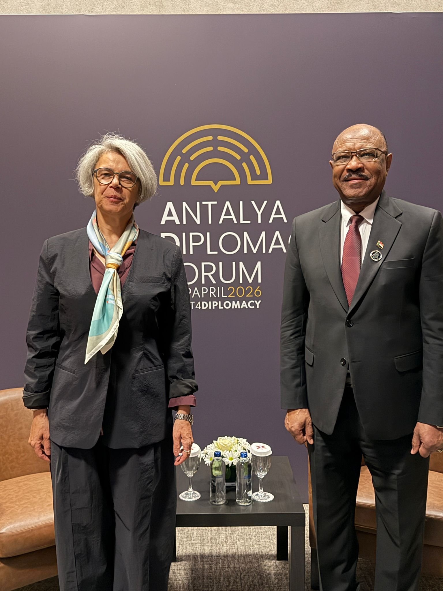 السودان يوافق على دعوة من النمسا لإستضافة جوالات حوار ووزير الخارجية يكشف معوقات التسوية والسلام ومبعوثة للإتحاد الأوروبي تتحدث عن الرباعية