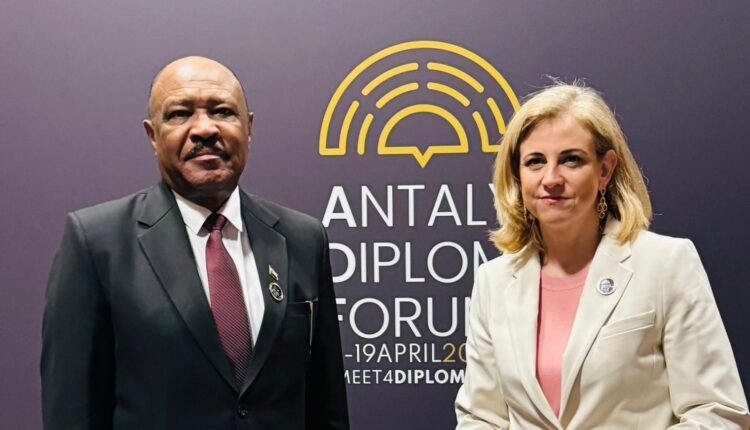 السودان يوافق على دعوة من النمسا لإستضافة جوالات حوار ووزير الخارجية يكشف معوقات التسوية والسلام ومبعوثة للإتحاد الأوروبي تتحدث عن الرباعية