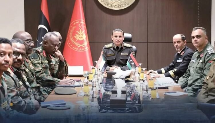 كشف تفاصيل إتفاقات أمنية في لقاء بين مدير إستخبارات الجيش السوداني ورئيس أركان قوات الجيش الليبي