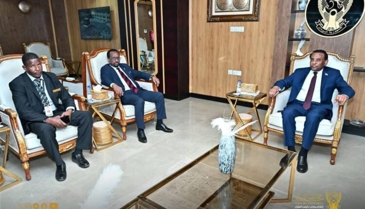 رئيس الوزراء السوداني يصدر توجيهات بشأن إجراءات المسافرين عبر مطار بورتسودان