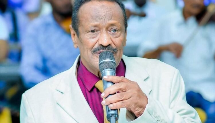 وفاة الفنان مجذوب أونسة في حادث مروري والحزن يخيم على الوسط الفني في السودان
