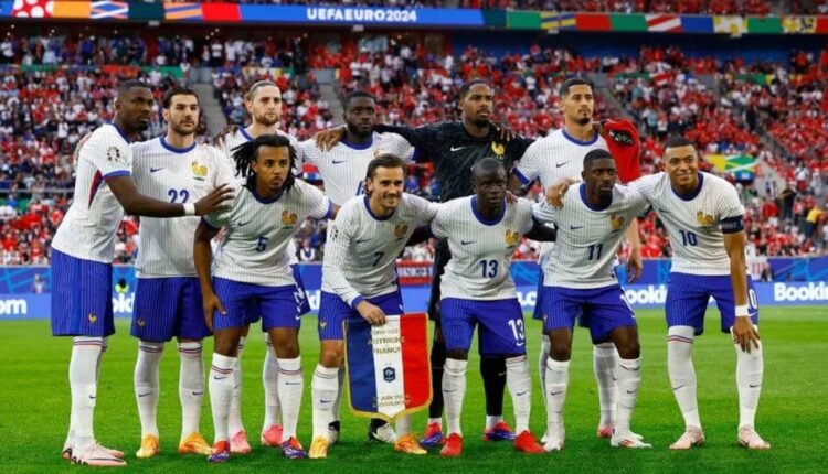 قبل المونديال ..الإتحاد الفرنسي يفاجئ لاعبي المنتخب بقرار صادم
