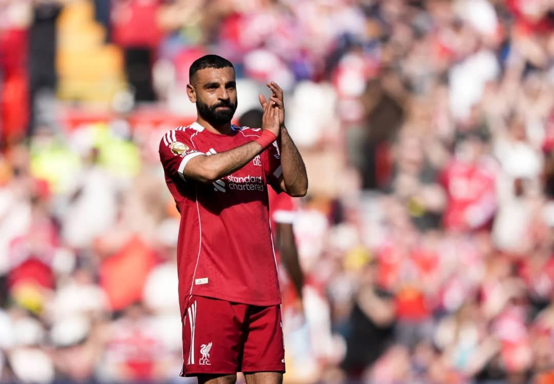 سجدة قبل المغادرة.. المصري محمد صلاح ينهي مشواره مع ليفربول وسط حفاوة بالغة سجدة قبل المغادرة.. المصري محمد صلاح ينهي مشواره مع ليفربول وسط حفاوة بالغة