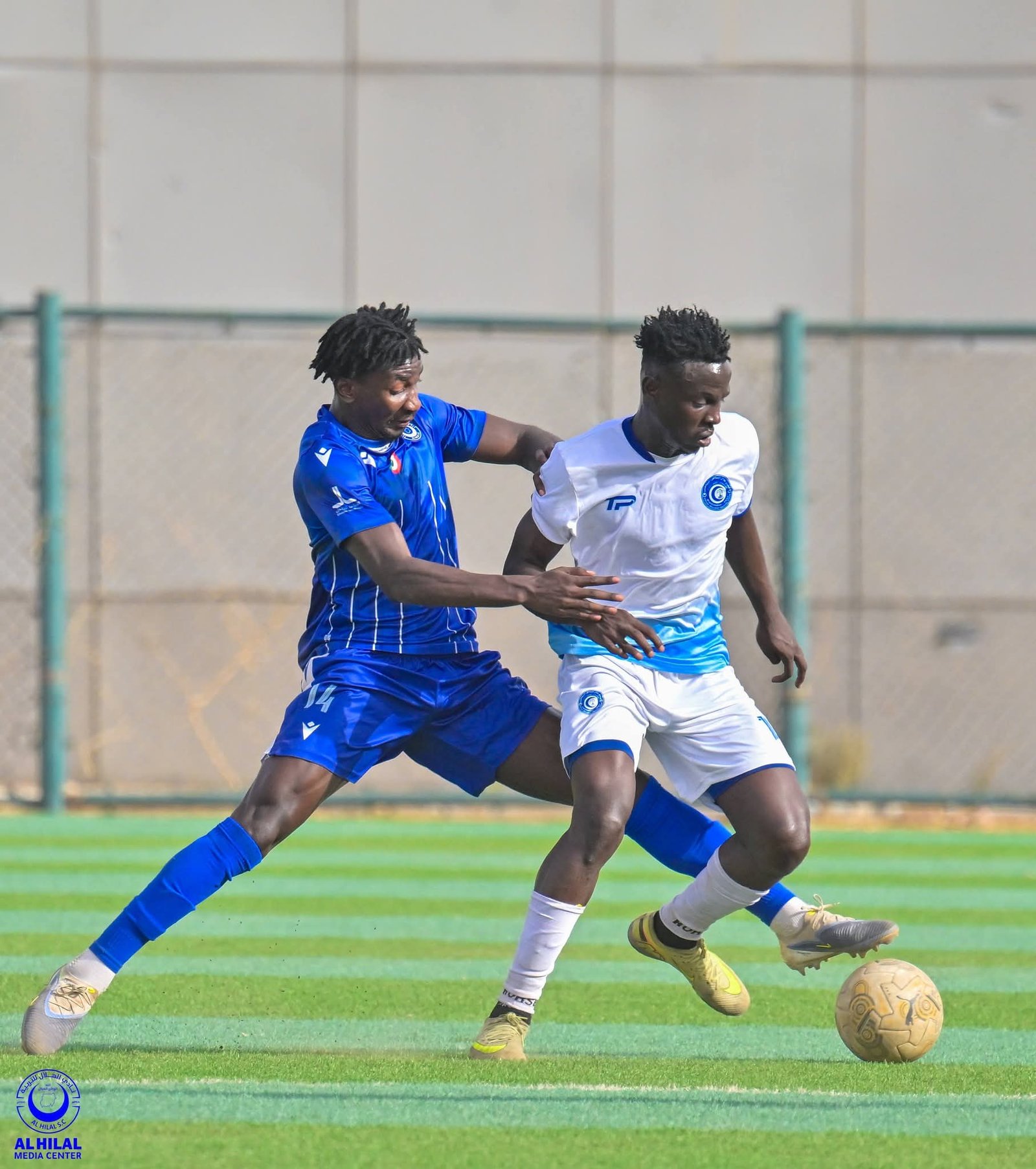 الهلال يتفوق على هلال الساحل بثلاثية وينفرد بصدارة النخبة