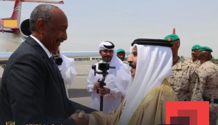 البرهان يجري مباحثات مع ملك البحرين وينهي زيارة خاطفة إلى المنامة